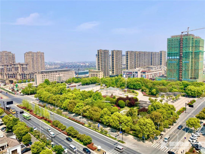 Hezhuang city sqaure.jpg