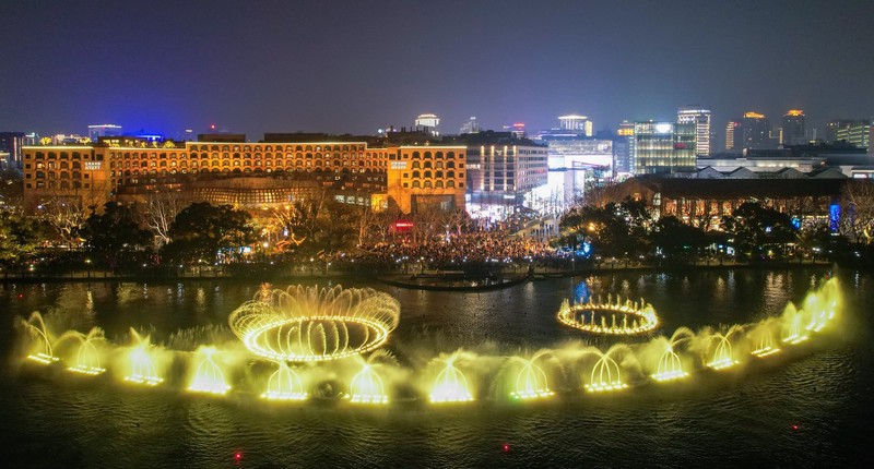 West Lake musical fountain regains nighttime limelight