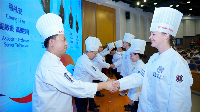 Serbian students attend culinary training in Xiaoshan