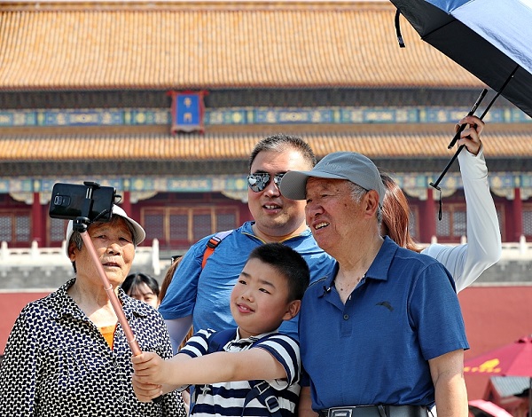 China's tourist hotspots lift reservation requirements amid surge in visitors