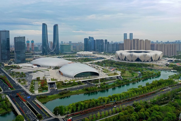 Hangzhou's Olympic center opens up as fencing removed