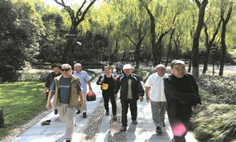 Hangzhou residents' life expectancy rises to 82.95 years in 2019