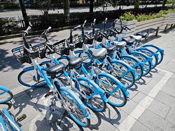 When shared bikes wear 'sun-proof coats'